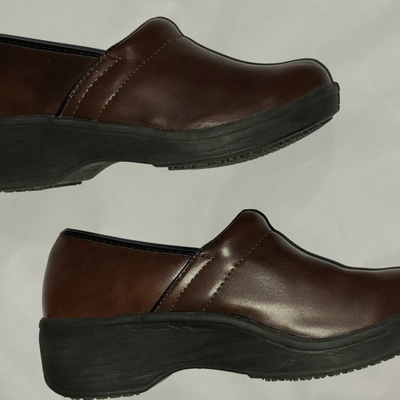 safetstep clogs